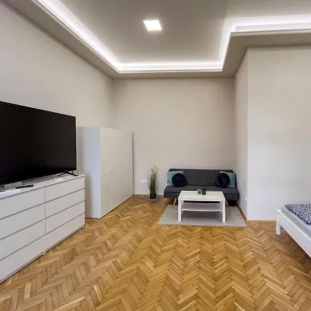 Csillagpor Vendeghaz - Toertenelmi Belvarosaban *